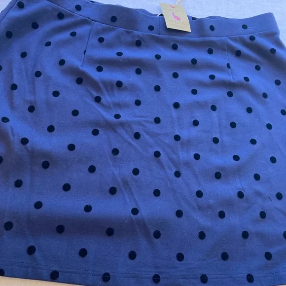 LAST CALL going out of business!
polka dot above knee straight skirt size 14 NWT - Picture 7 of 16